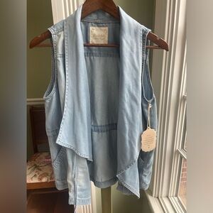 Altar’d State Light Blue Denim Vest – Boho Festival Layer🌿